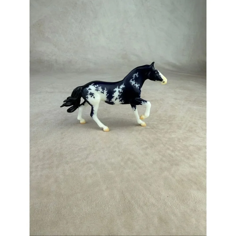 Breyer Stablemate Club Lanin Breyer Horse
